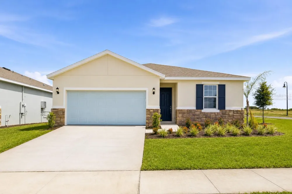 5731 HIAWASSEE ROAD Okahumpka, FL 34762