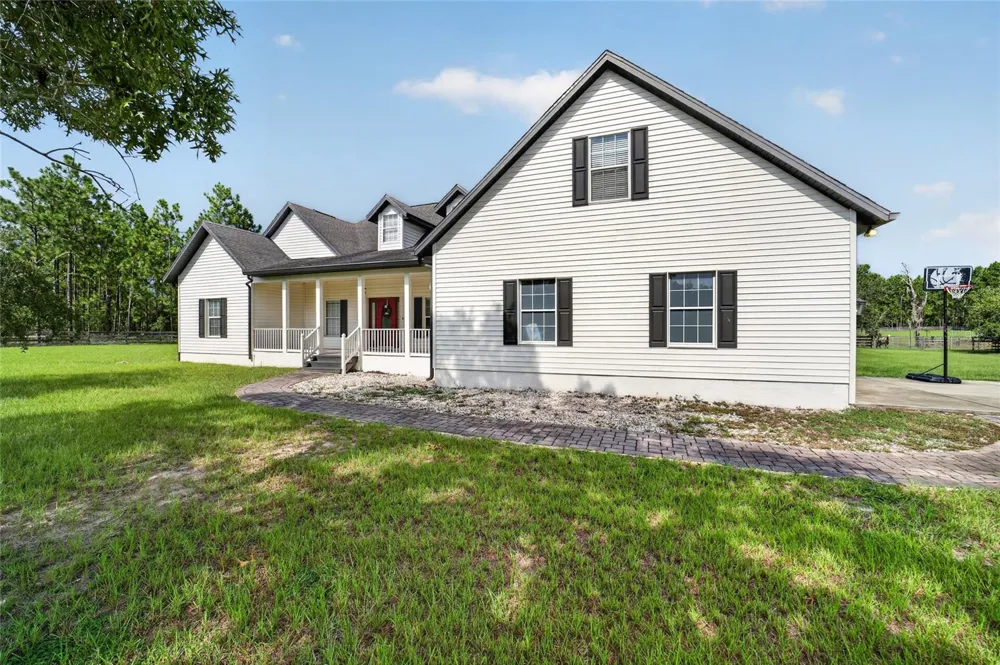 6351 SE 140 AVENUE Morriston, FL 32668