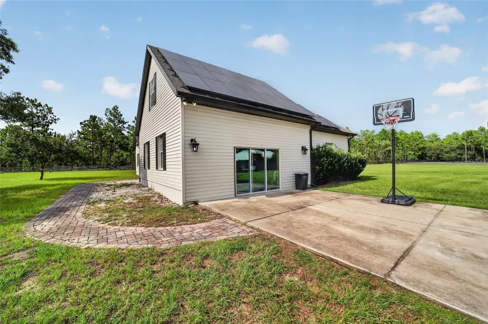 6351 SE 140 AVENUE Morriston, FL 32668