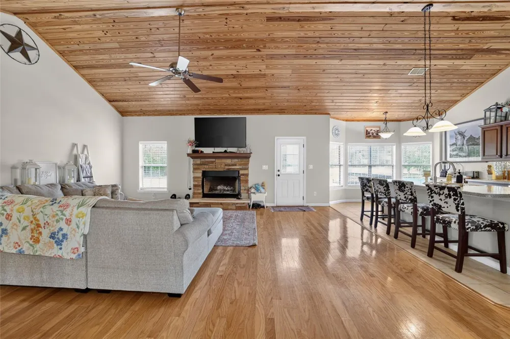 6351 SE 140 AVENUE Morriston, FL 32668