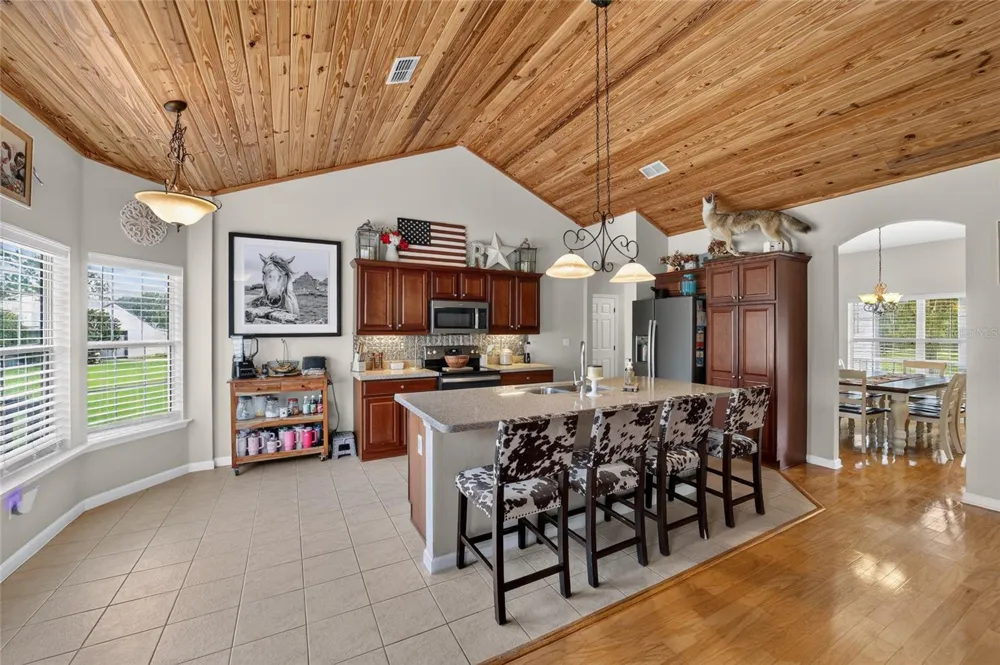 6351 SE 140 AVENUE Morriston, FL 32668