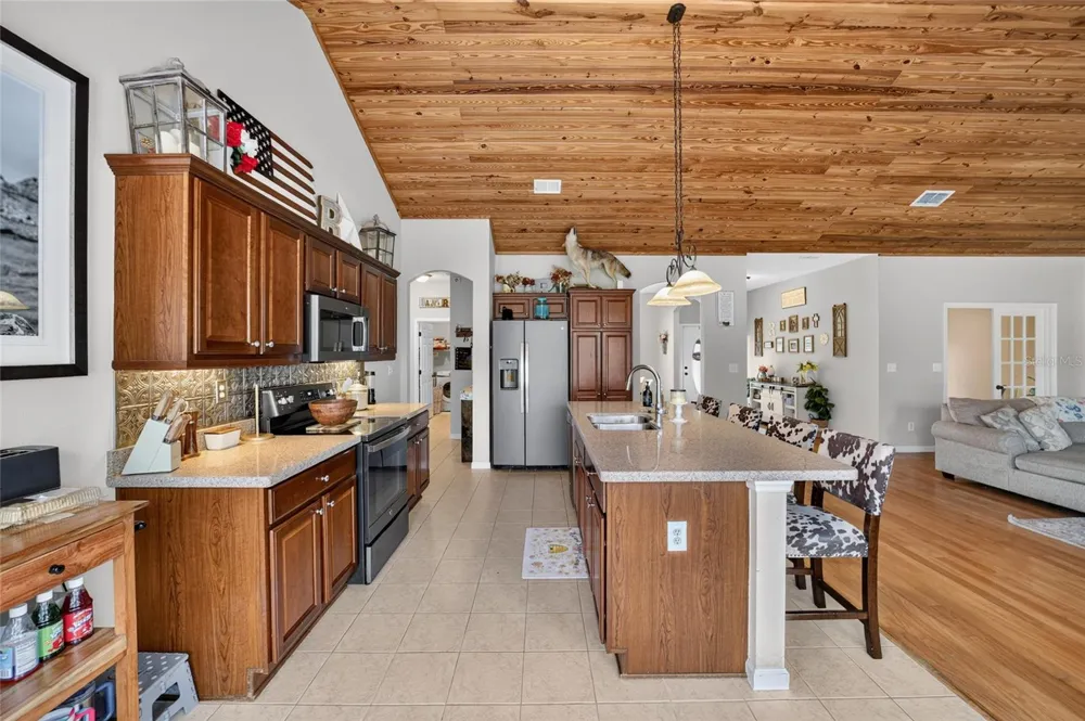 6351 SE 140 AVENUE Morriston, FL 32668