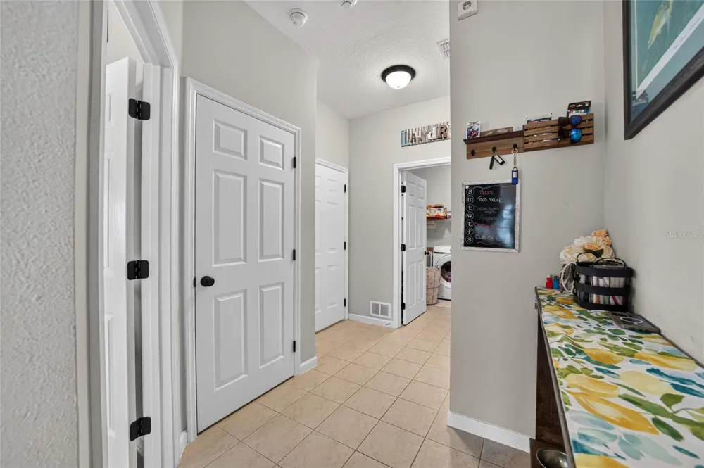 6351 SE 140 AVENUE Morriston, FL 32668