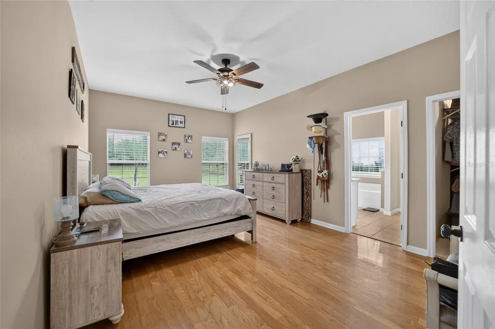 6351 SE 140 AVENUE Morriston, FL 32668