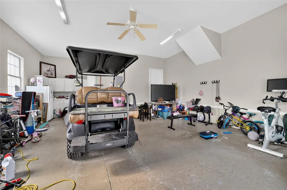 6351 SE 140 AVENUE Morriston, FL 32668