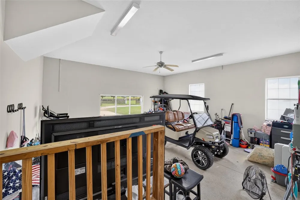 6351 SE 140 AVENUE Morriston, FL 32668
