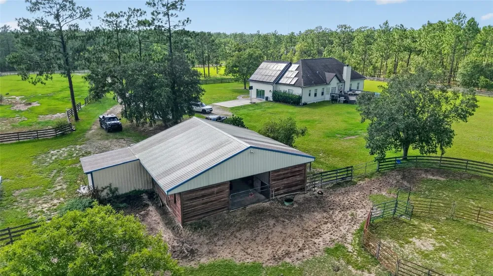 6351 SE 140 AVENUE Morriston, FL 32668