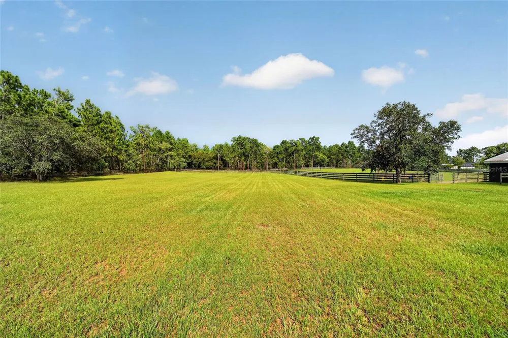 6351 SE 140 AVENUE Morriston, FL 32668