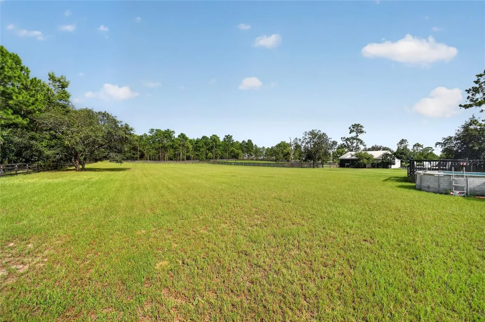 6351 SE 140 AVENUE Morriston, FL 32668