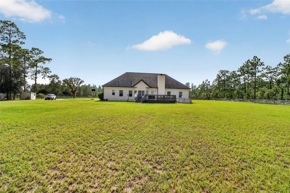 6351 SE 140 AVENUE Morriston, FL 32668