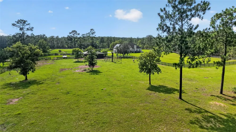 6351 SE 140 AVENUE Morriston, FL 32668
