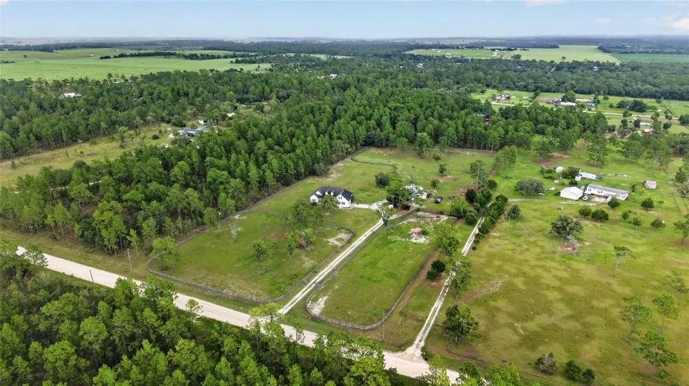 6351 SE 140 AVENUE Morriston, FL 32668