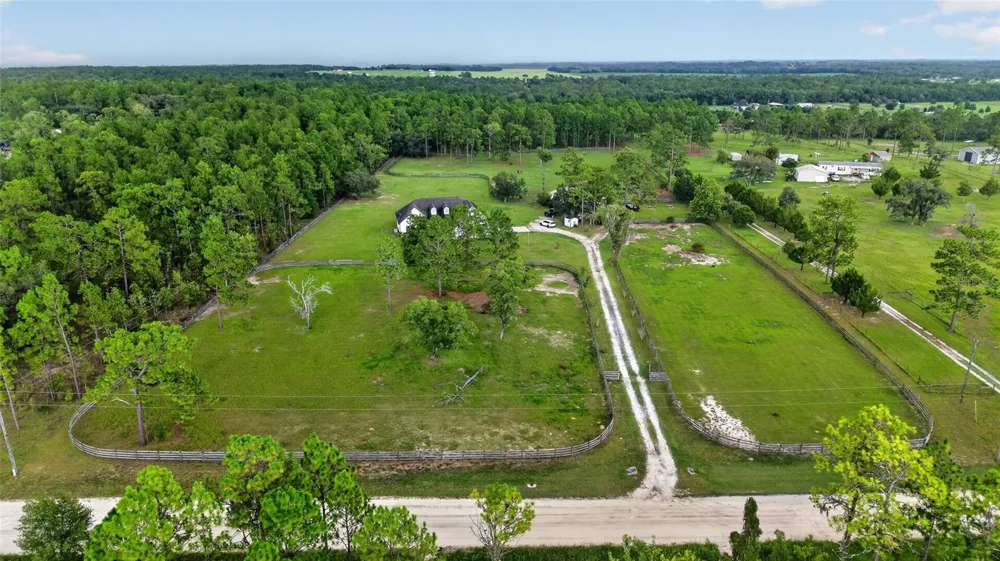 6351 SE 140 AVENUE Morriston, FL 32668