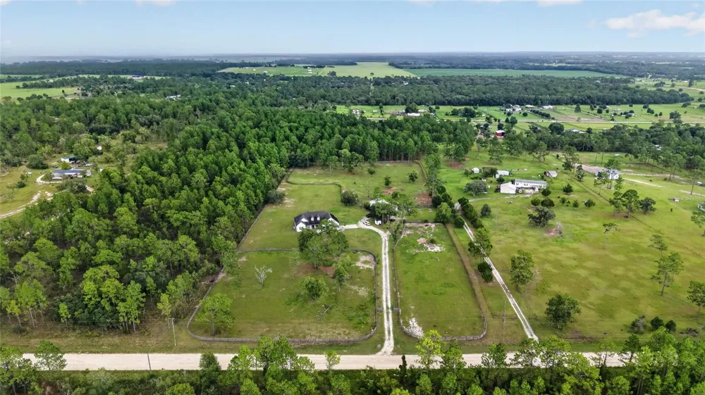 6351 SE 140 AVENUE Morriston, FL 32668