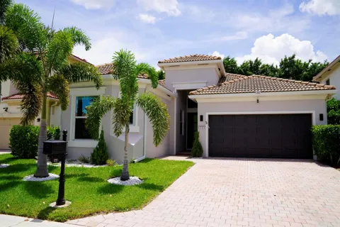 5725 VIA DE LA PLATA CIRCLE