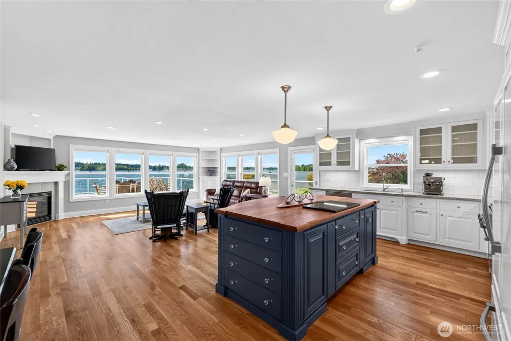 4903 197th Avenue East Lake Tapps, WA 98391