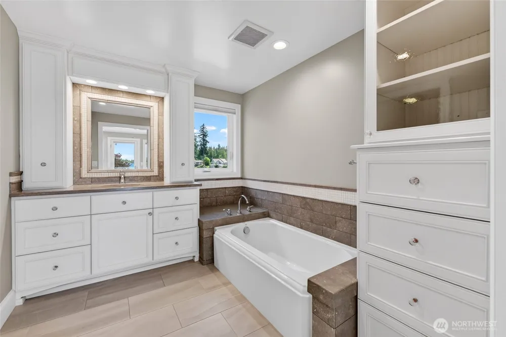 4903 197th Avenue East Lake Tapps, WA 98391