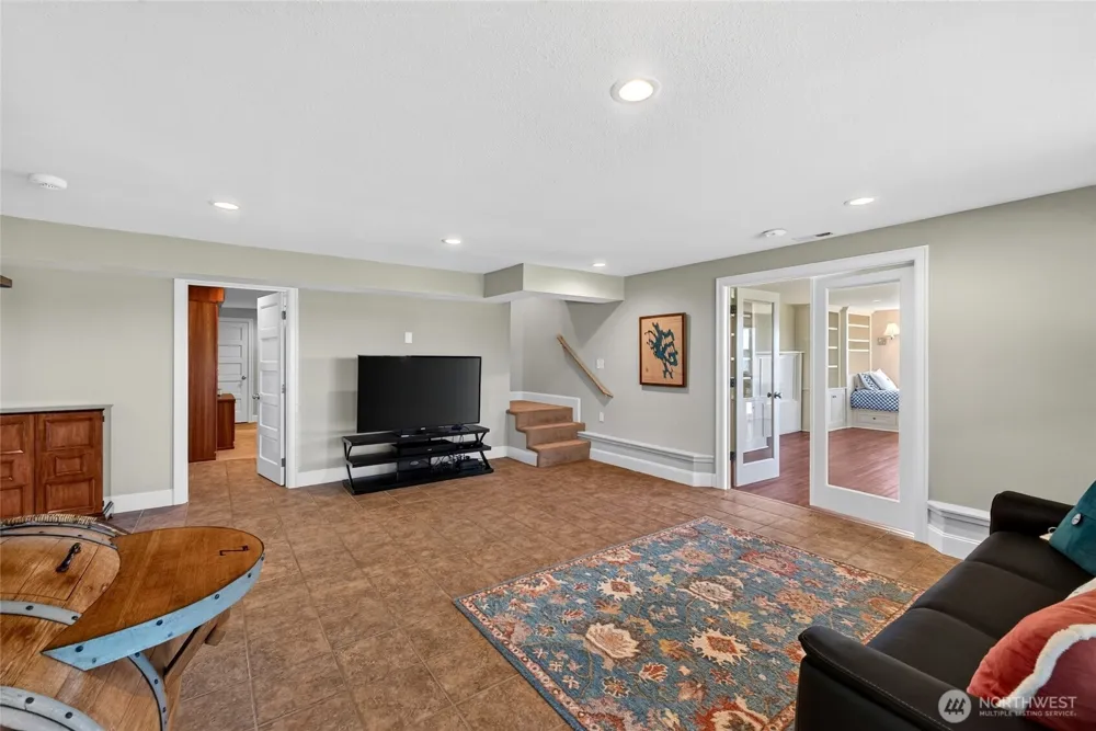 4903 197th Avenue East Lake Tapps, WA 98391