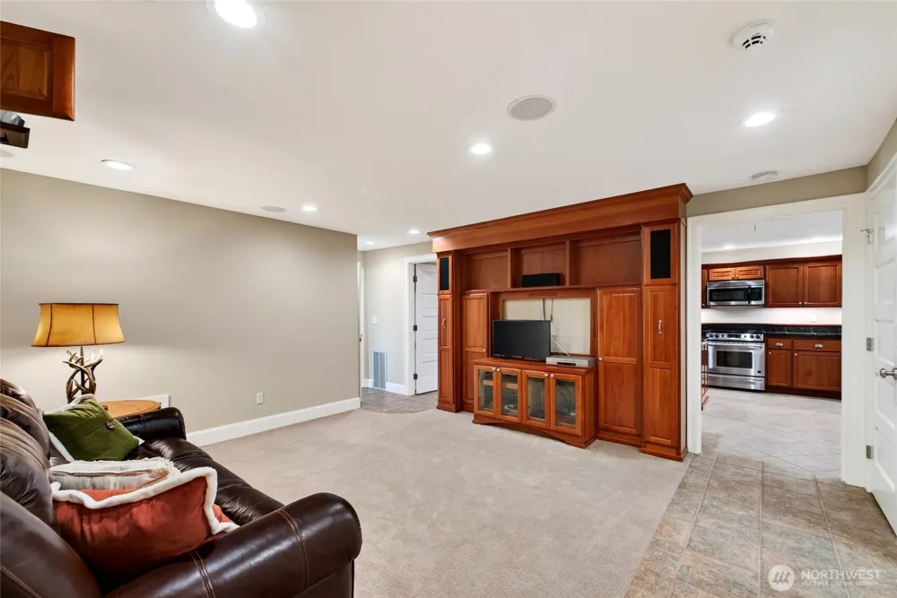 4903 197th Avenue East Lake Tapps, WA 98391