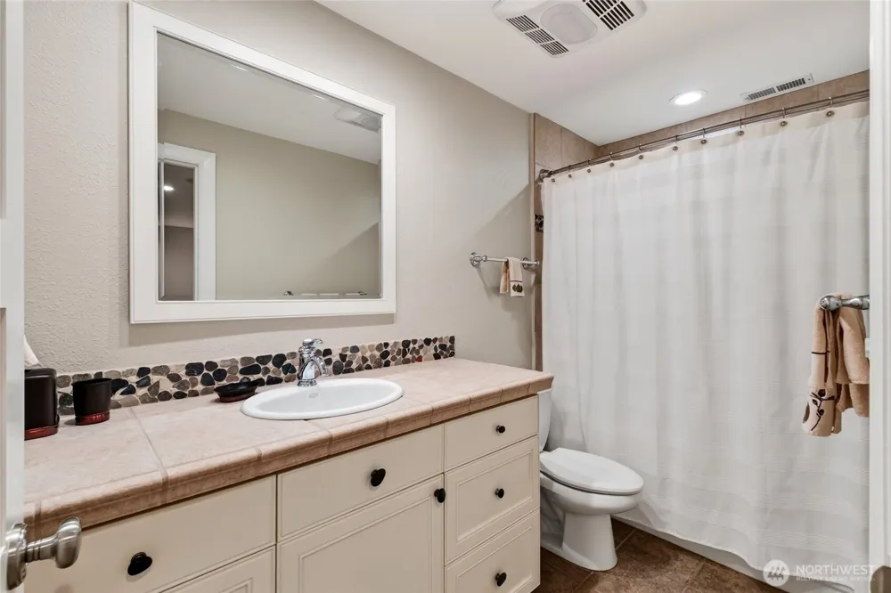 4903 197th Avenue East Lake Tapps, WA 98391