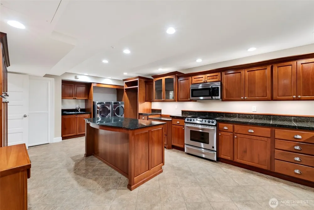 4903 197th Avenue East Lake Tapps, WA 98391