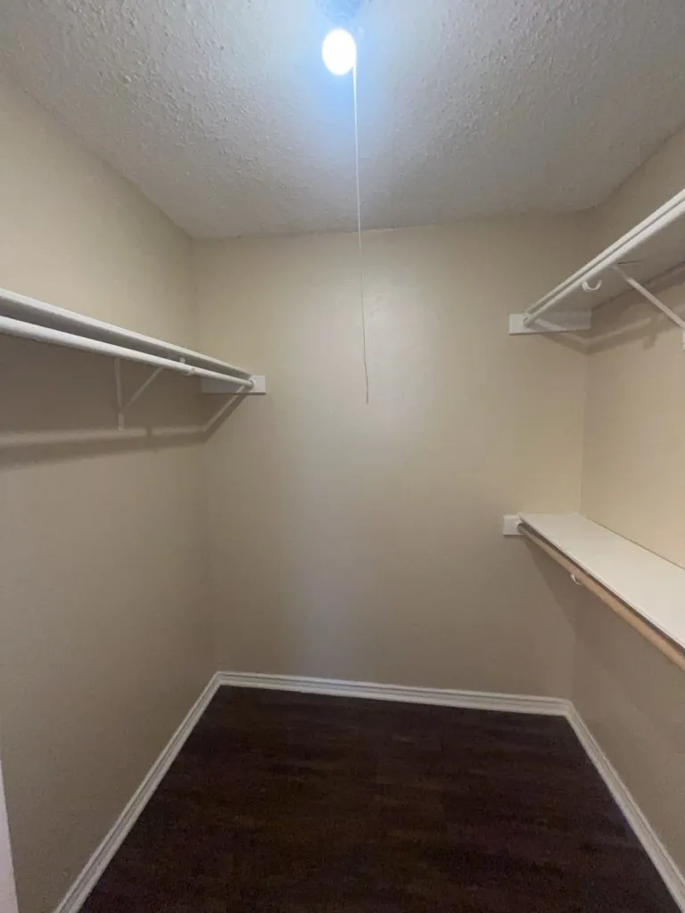 6513 Westridge Drive Watauga, TX 76148