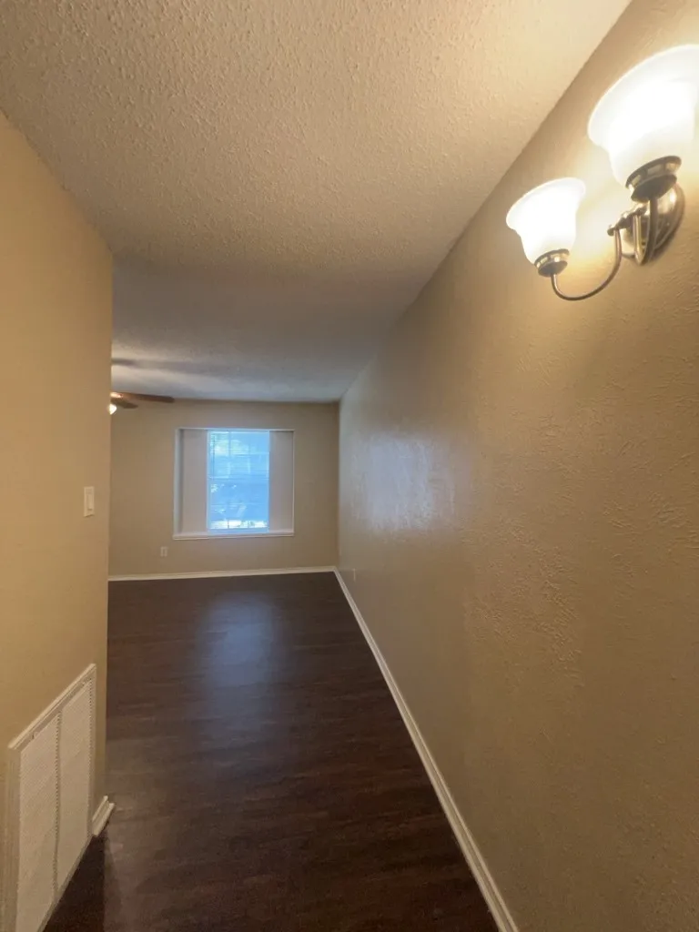 6513 Westridge Drive Watauga, TX 76148
