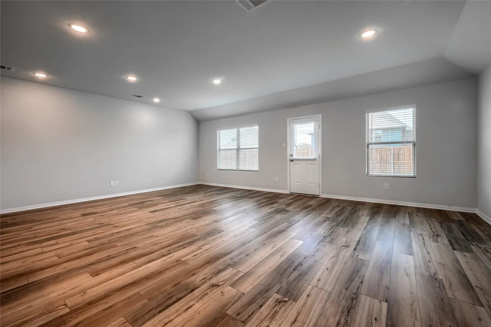 513 BROOK VIEW DRIVE Van Alstyne, TX 75495
