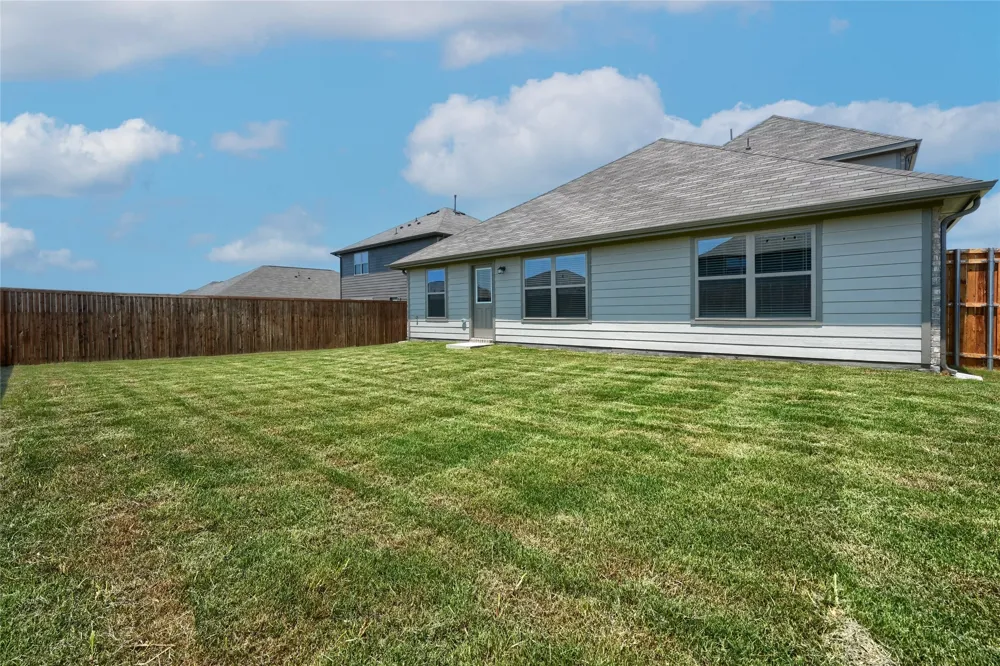 513 BROOK VIEW DRIVE Van Alstyne, TX 75495