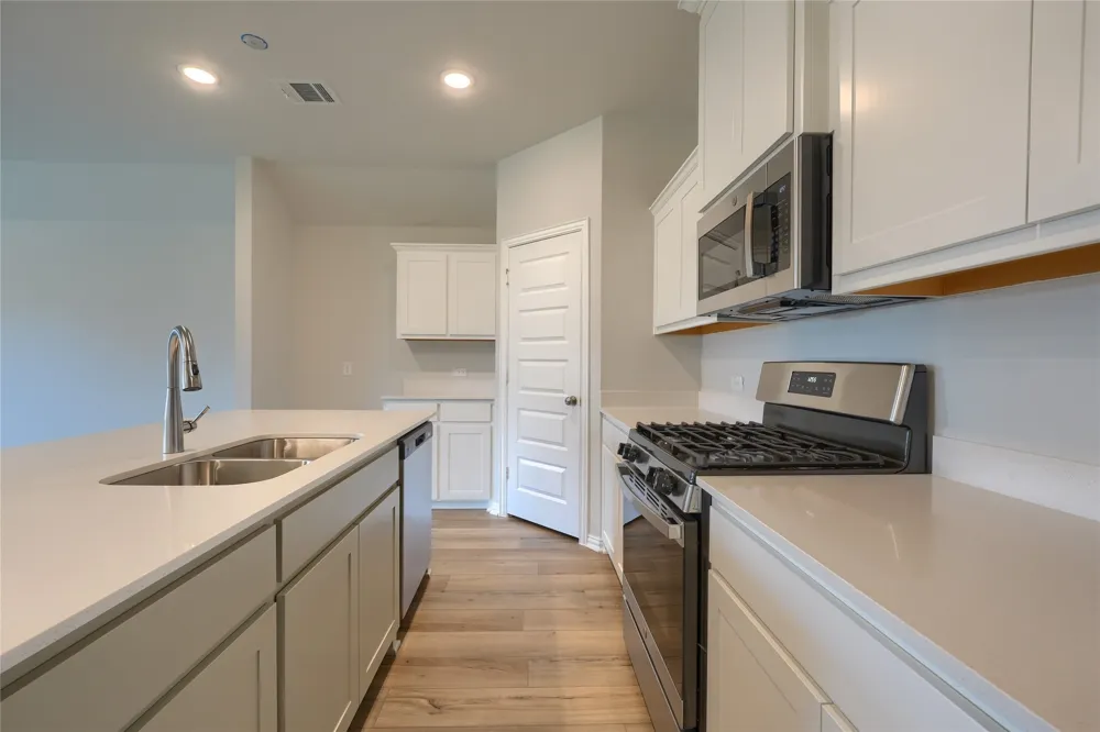 513 BROOK VIEW DRIVE Van Alstyne, TX 75495