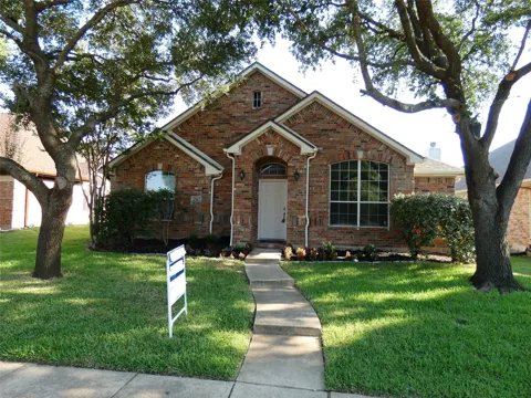 2967 Wild Oak Lane
