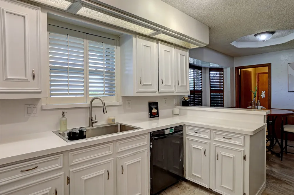 2918 Apple Valley Drive Garland, TX 75043