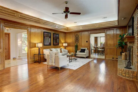 2918 Apple Valley Drive