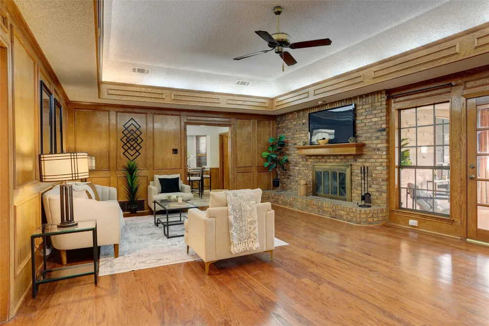 2918 Apple Valley Drive Garland, TX 75043