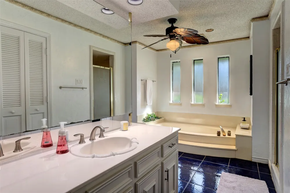 2918 Apple Valley Drive Garland, TX 75043