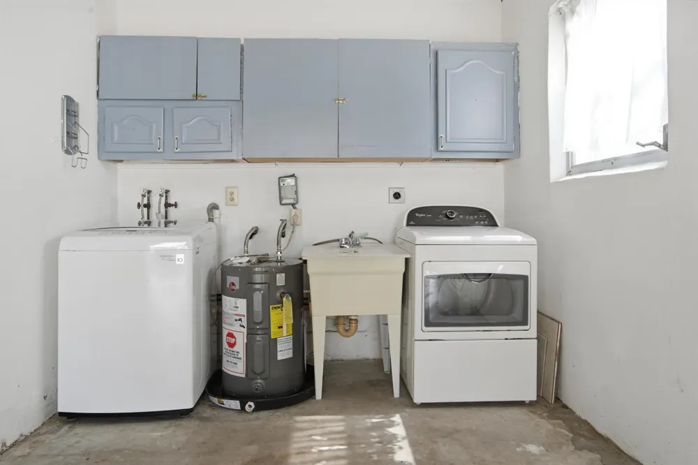 8212 NW 12th Court Plantation, FL 33322