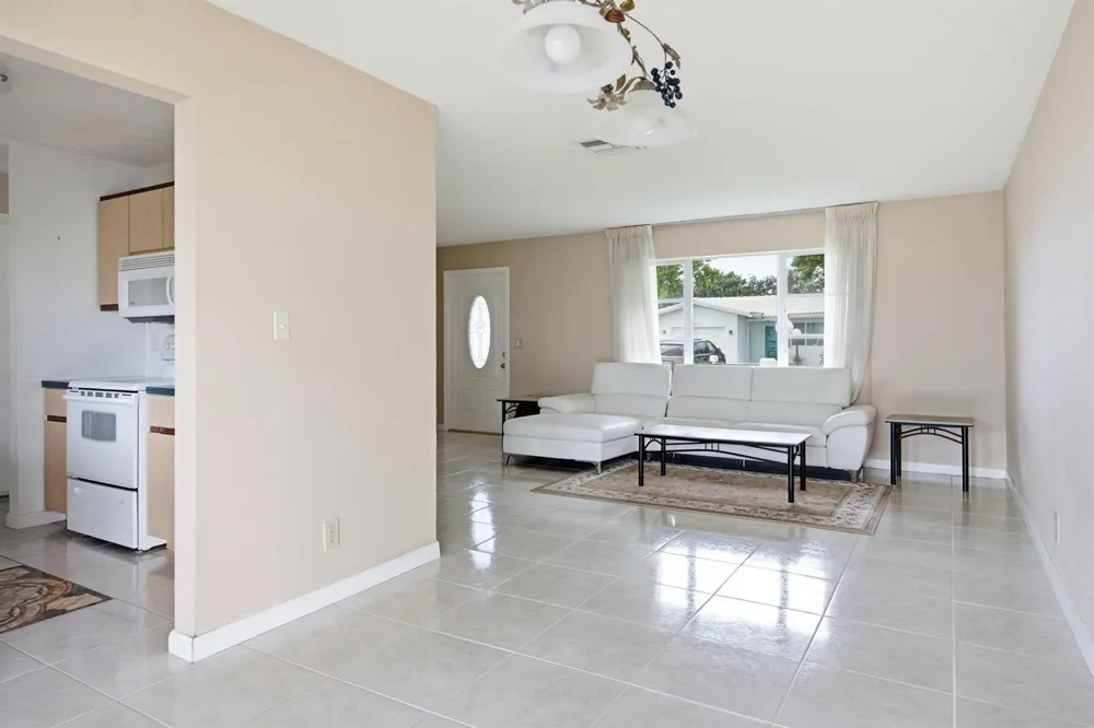 8212 NW 12th Court Plantation, FL 33322