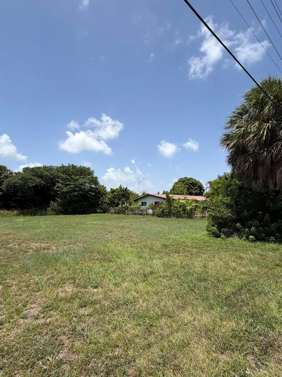 443 SW 20TH AVENUE Fort Lauderdale, FL 33312