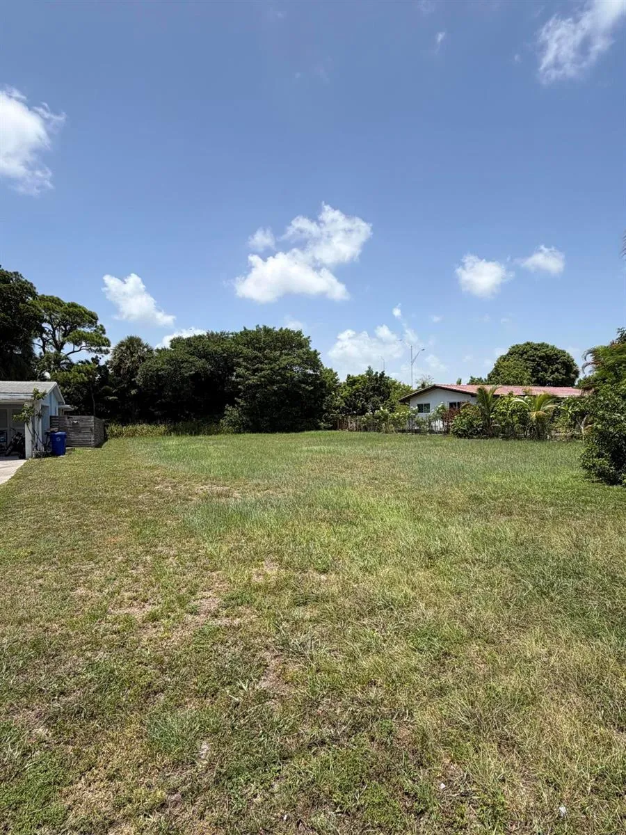 443 SW 20TH AVENUE Fort Lauderdale, FL 33312