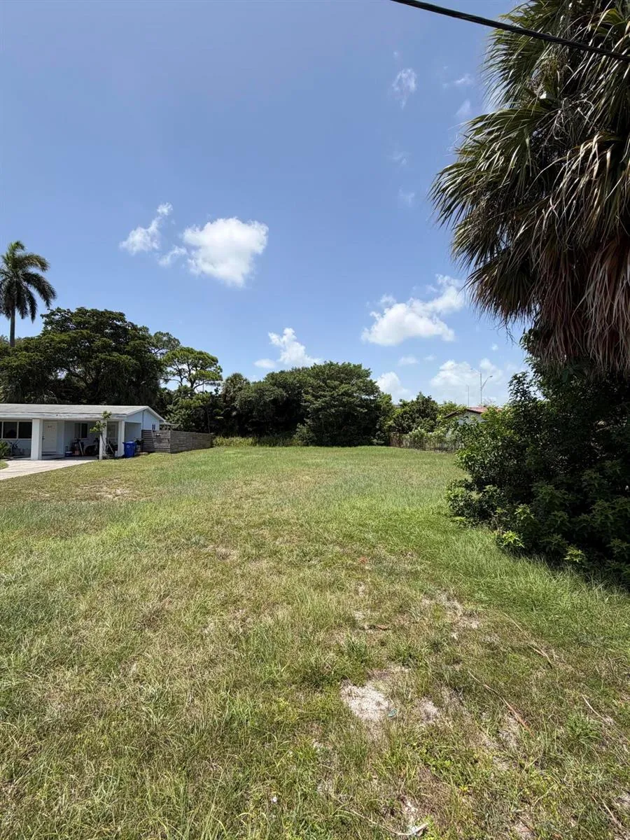 443 SW 20TH AVENUE Fort Lauderdale, FL 33312