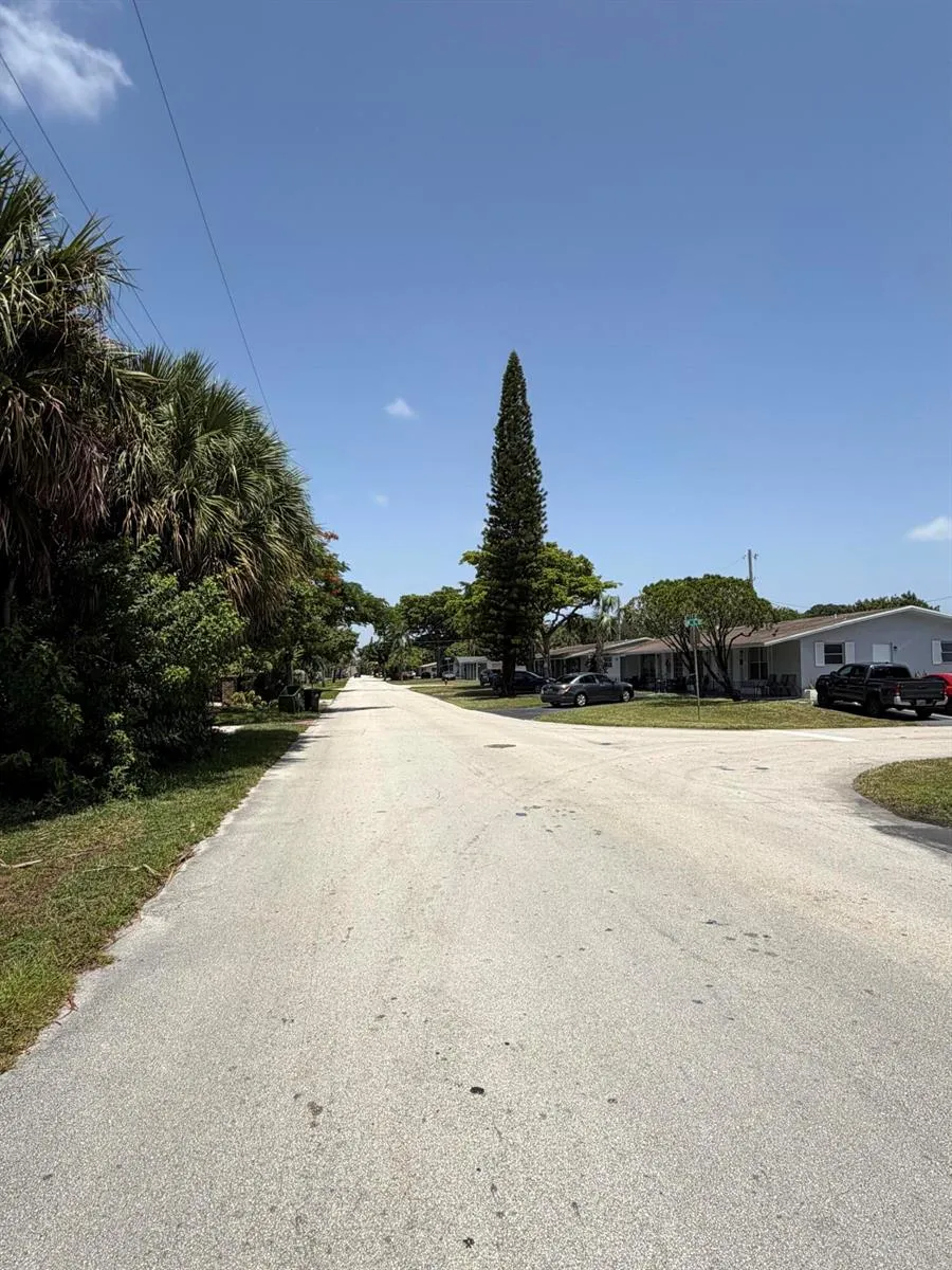 443 SW 20TH AVENUE Fort Lauderdale, FL 33312