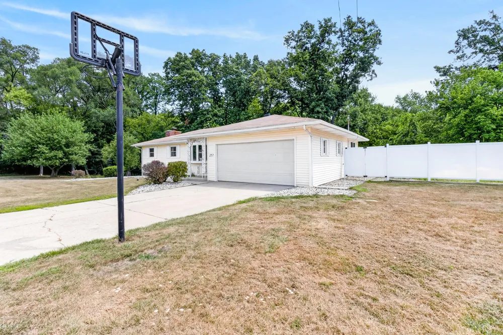 257 Wagon Wheel Lane Pennfield Charter Township, MI 49017