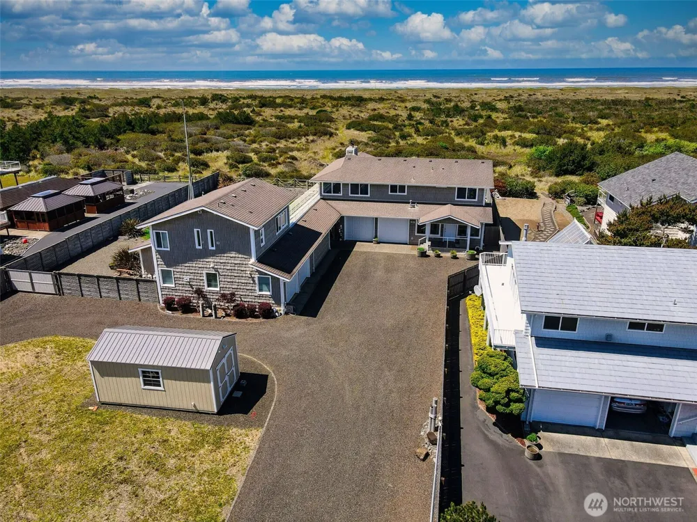 935 S Sand Dune Avenue SW Ocean Shores, WA 98569
