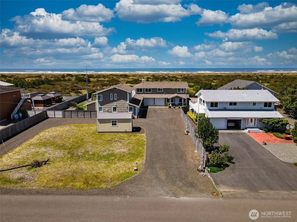 935 S Sand Dune Avenue SW Ocean Shores, WA 98569