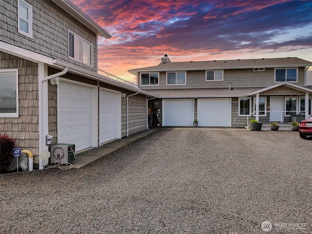 935 S Sand Dune Avenue SW Ocean Shores, WA 98569