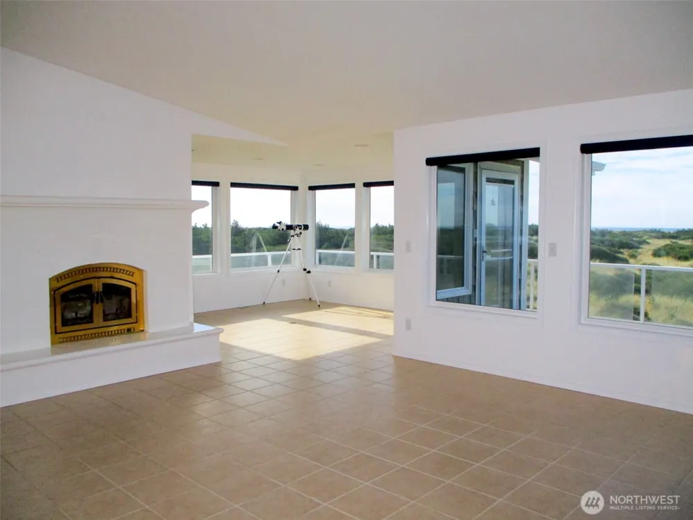 935 S Sand Dune Avenue SW Ocean Shores, WA 98569