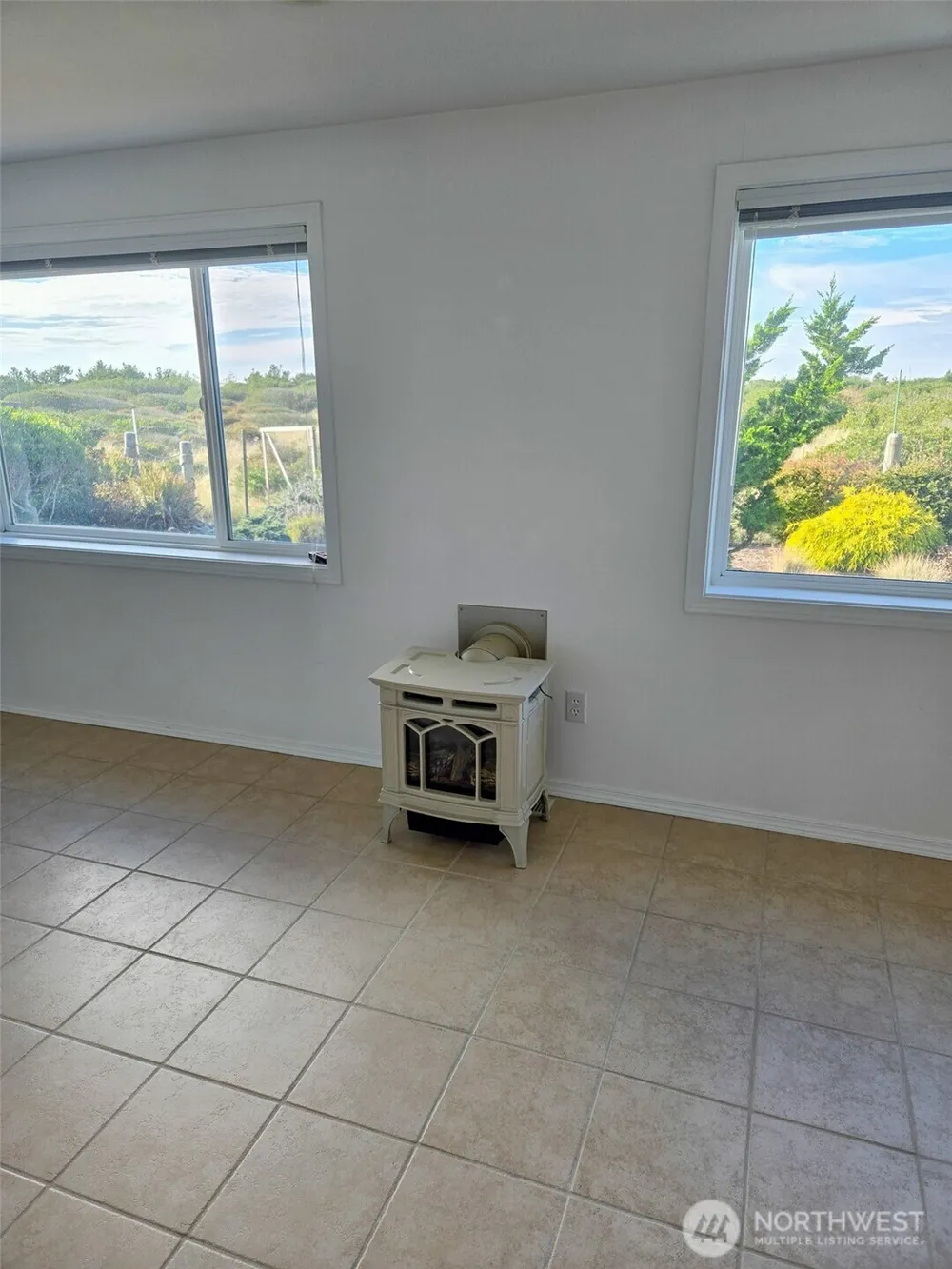 935 S Sand Dune Avenue SW Ocean Shores, WA 98569