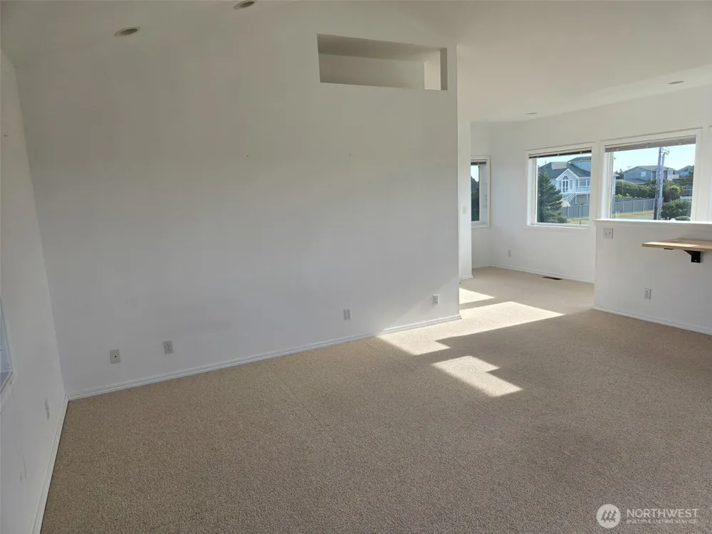 935 S Sand Dune Avenue SW Ocean Shores, WA 98569