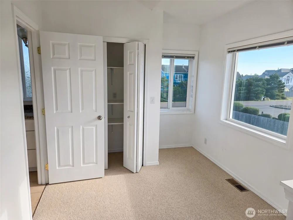 935 S Sand Dune Avenue SW Ocean Shores, WA 98569