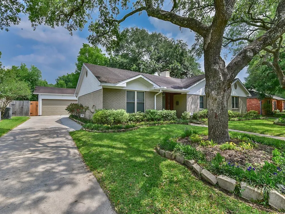 5238 Ariel Street Houston, TX 77096